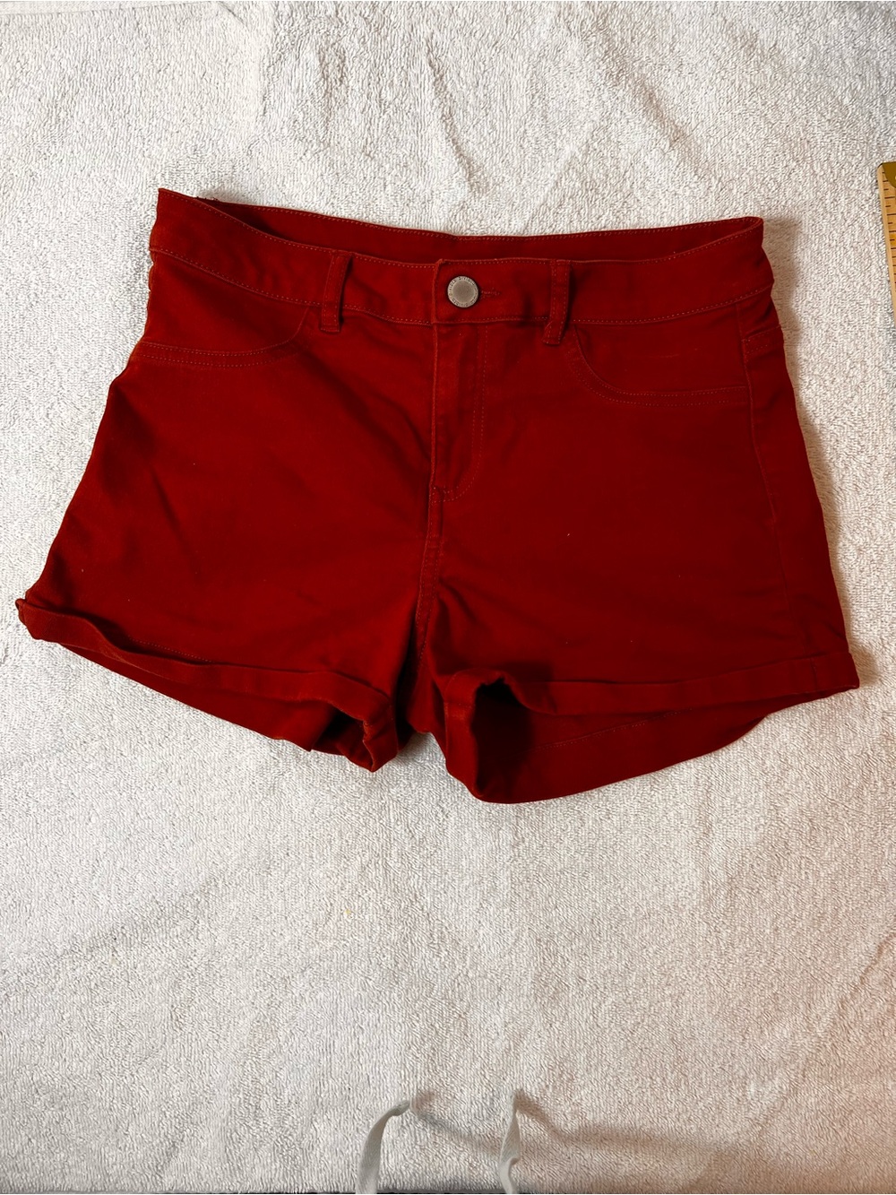 DIVIDED RED HIGH -WAIST Casual Shorts SIZE 6